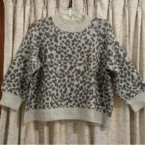 Cheetah pullover sweater - Size M - old navy